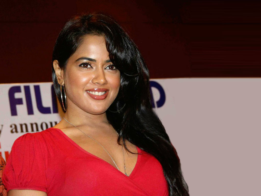 sameera reddy,son,birth,husband,akshay vardhe  సమీరాకు పండంటి బిడ్డ పుట్టాడు..!!